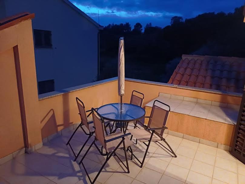 Apartmani Delas 2 Pjescana Uvala Exteriér fotografie