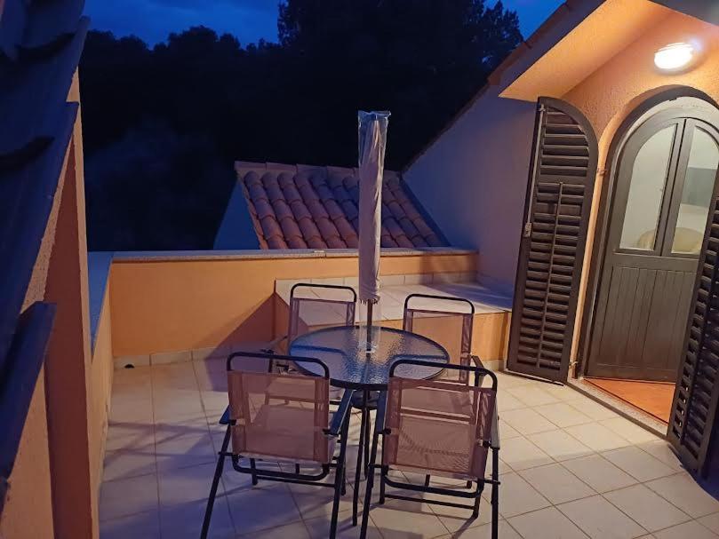 Apartmani Delas 2 Pjescana Uvala Exteriér fotografie